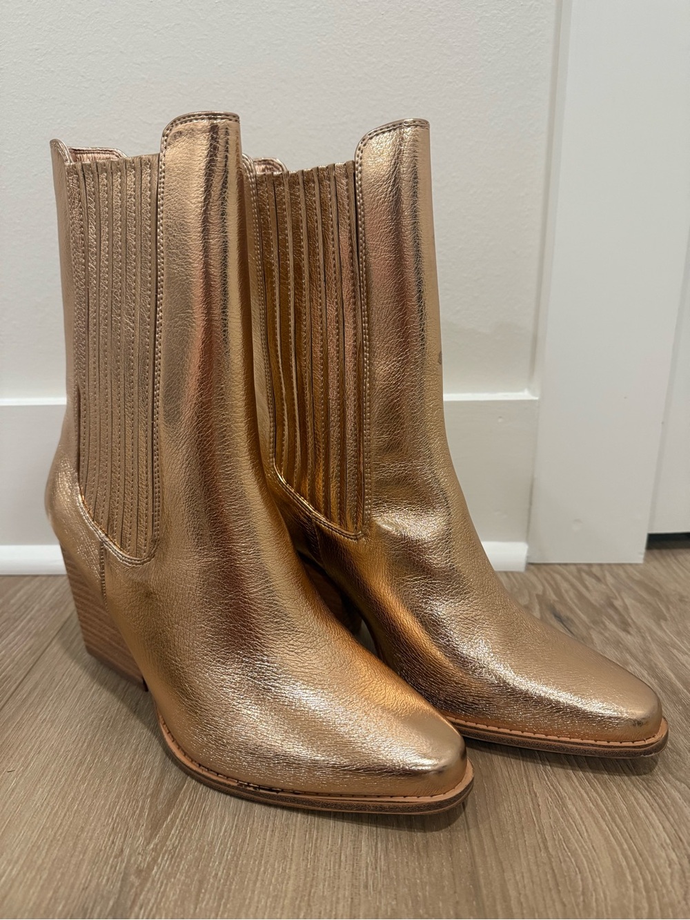 Chinese Laundry Metallic Rose Gold Block Heel Chelsea Boot